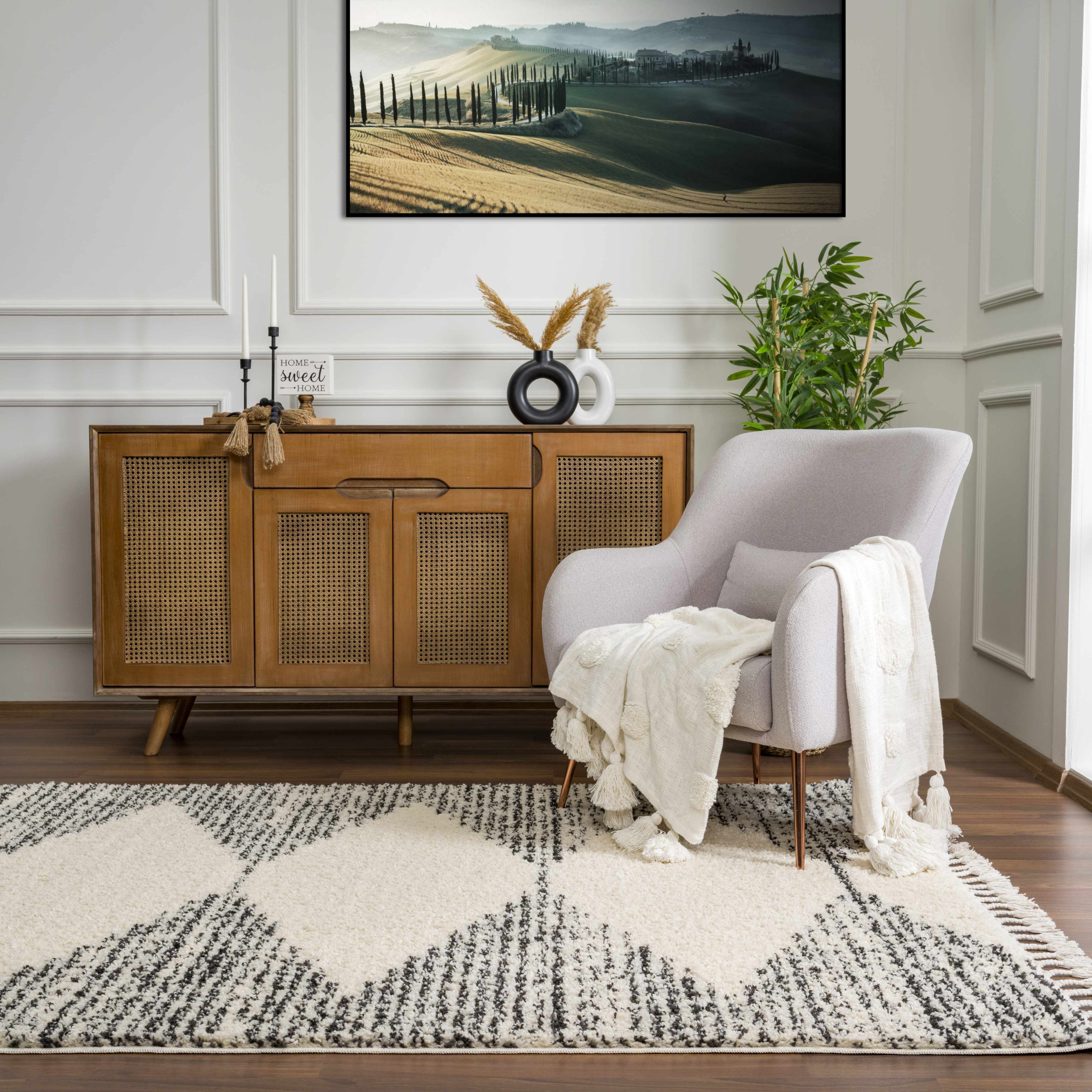 BoutiqueRugs Howth Boho Moroccan Geometric Shag with Tassels for Living Room, Bedroom - Beige, Charcoal, Gray - 5'3" Round