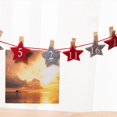 thumbnail image 4 of Clips de madera con forma de estrella y cuerdas para fotos navideñas y decoración DIY, paquete festivo de 24, 4 of 8
