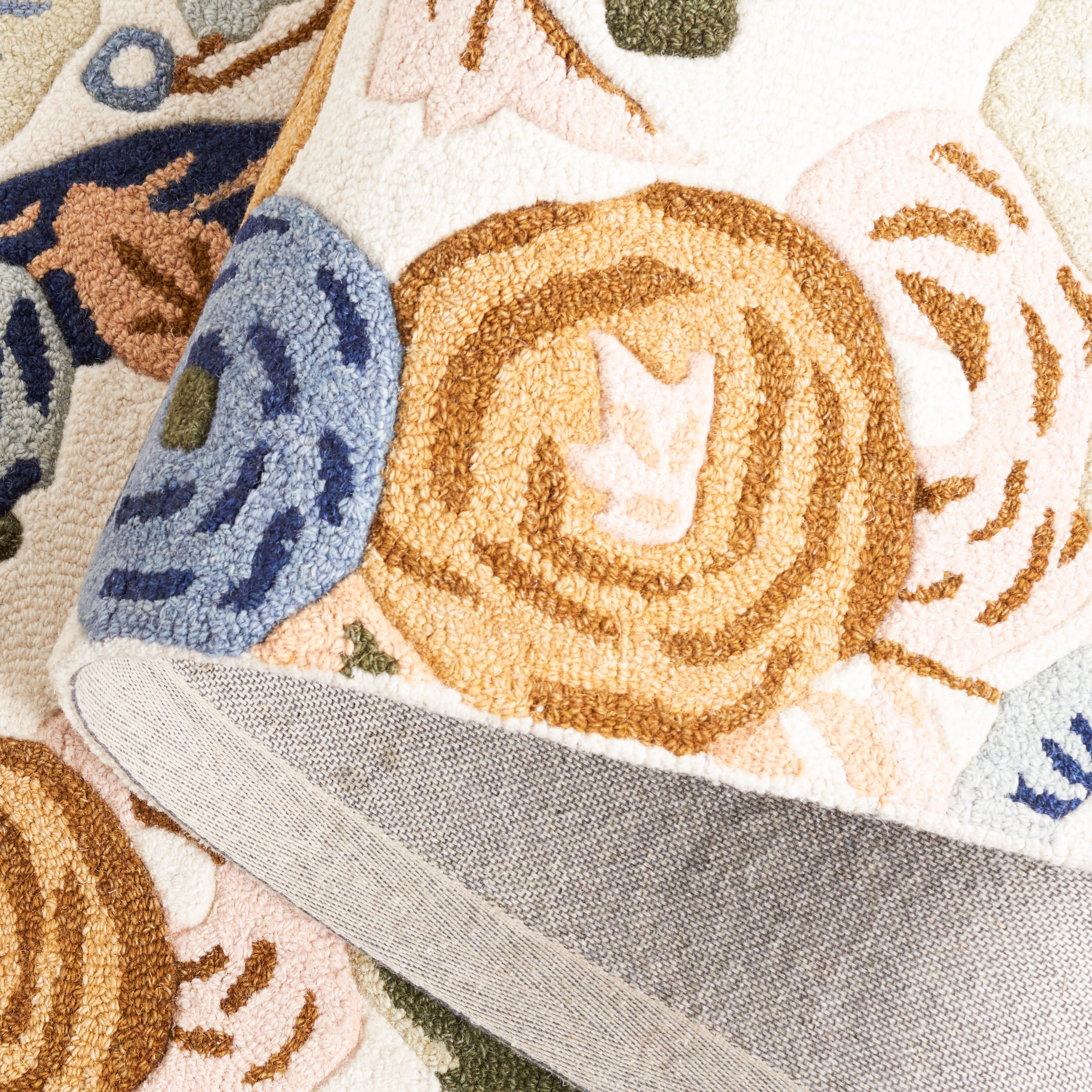 Safavieh Chelsea Trochez Floral Area Rug, Ivory/Blue, 6' x 9'