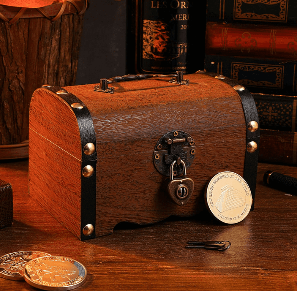 Vintage Treasure Storage Box Piggy Bank Organizer Wooden Treasure Chest Box 