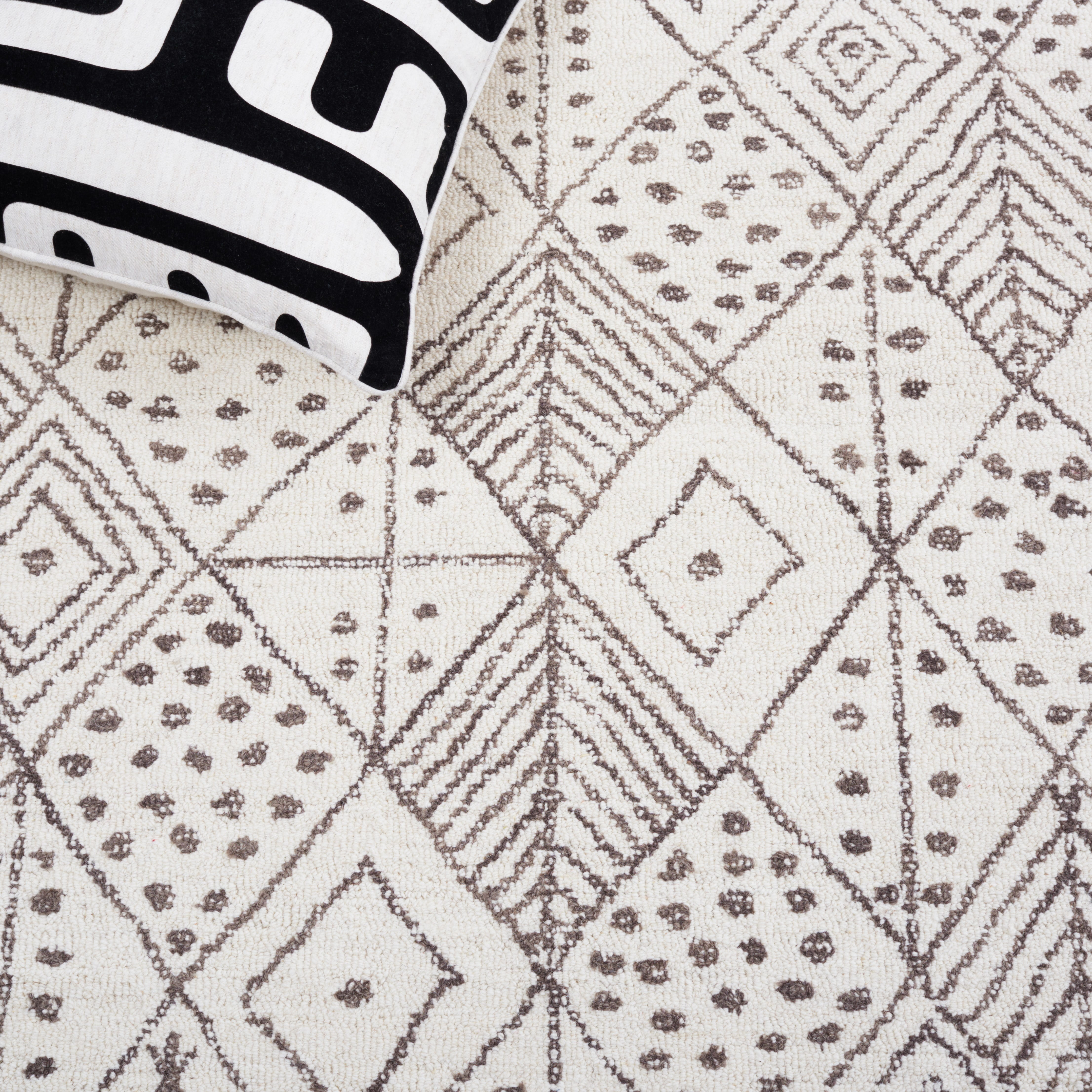 SAFAVIEH Casablanca Santana Diamond Area Rug, Ivory/Brown, 5' x 8'
