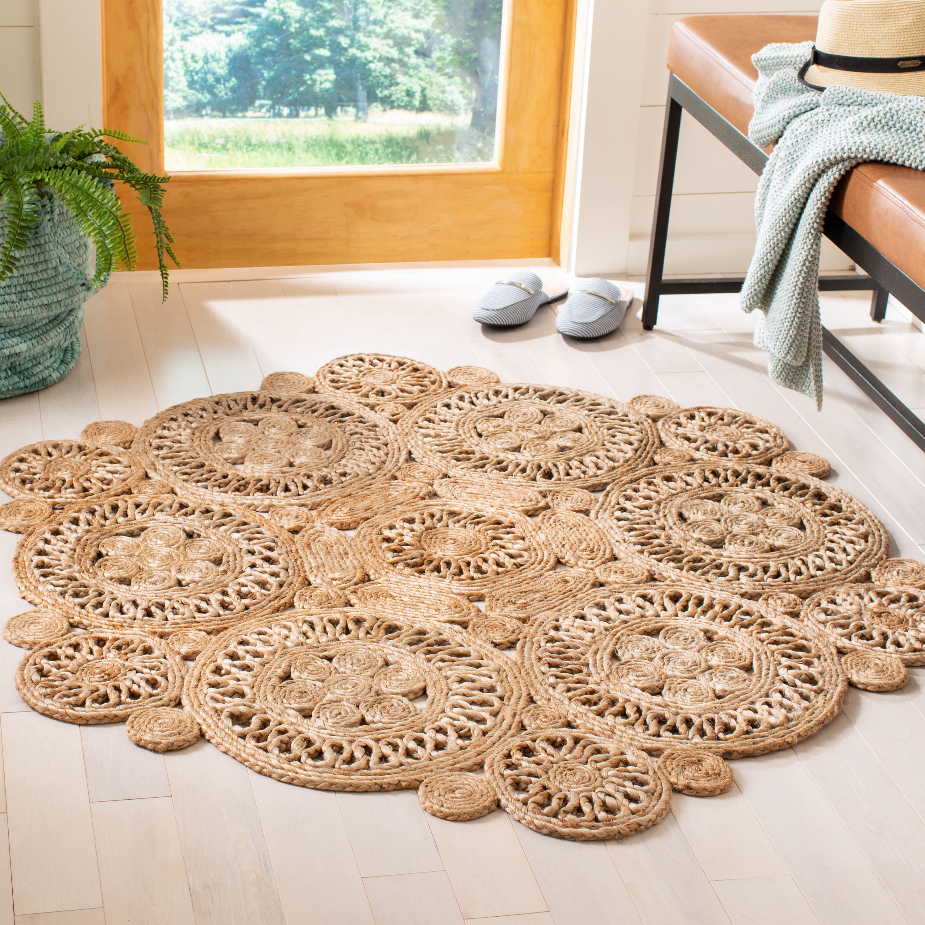 SAFAVIEH Natural Fiber Toireasa Geometric Area Rug, Natural, 7' x 7' Round