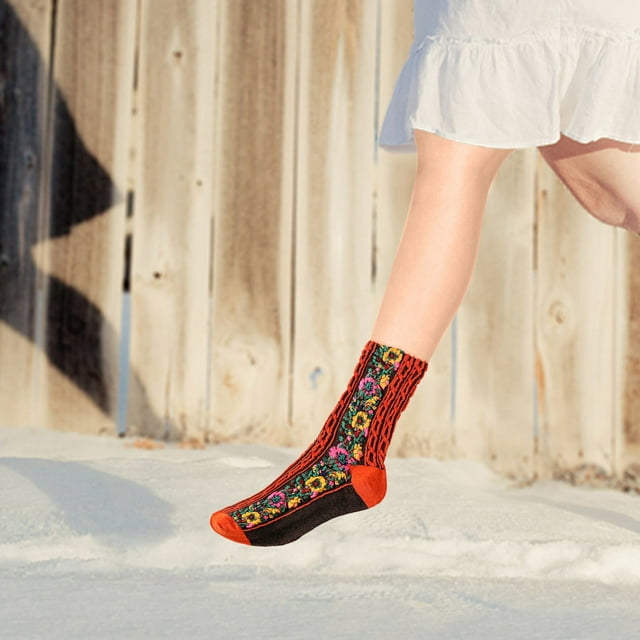 RKSTN Socks Socks Chaussettes pour Femmes Automne et Hiver Nouveau Style Chaussettes pour Femmes Motif Embossé Rétro Chaussettes Tube Polyvalentes, Cadeau d'Orange Rouge Fournitures de Bureau