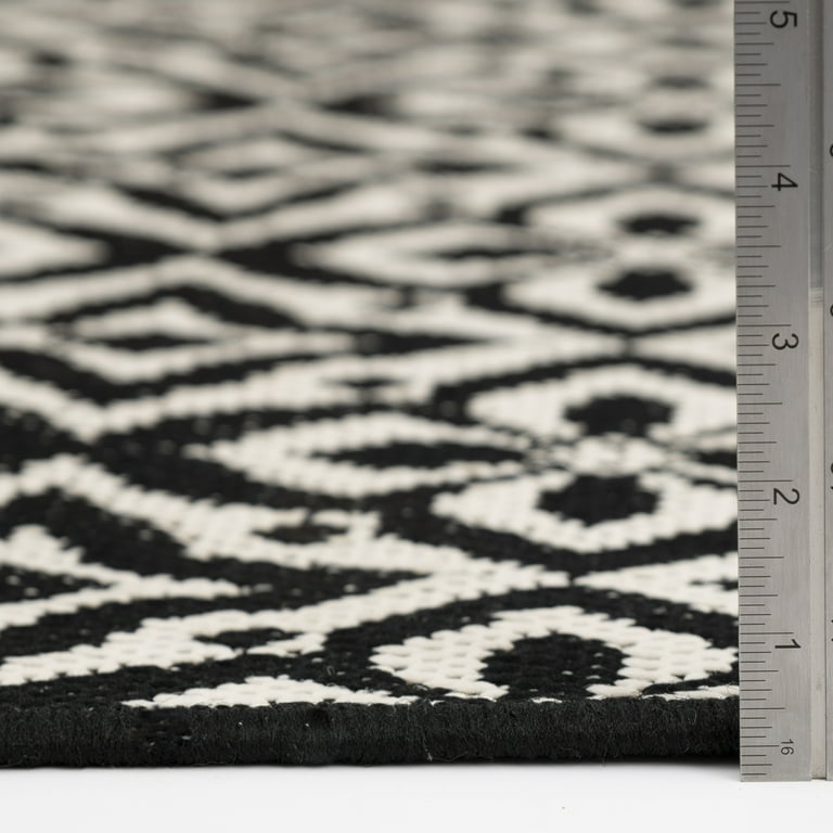 Beverly Rug 10 x 13 Black White Lightweight Medallion Reversible Plastic Indoor Outdoor Area Rug, Black/White