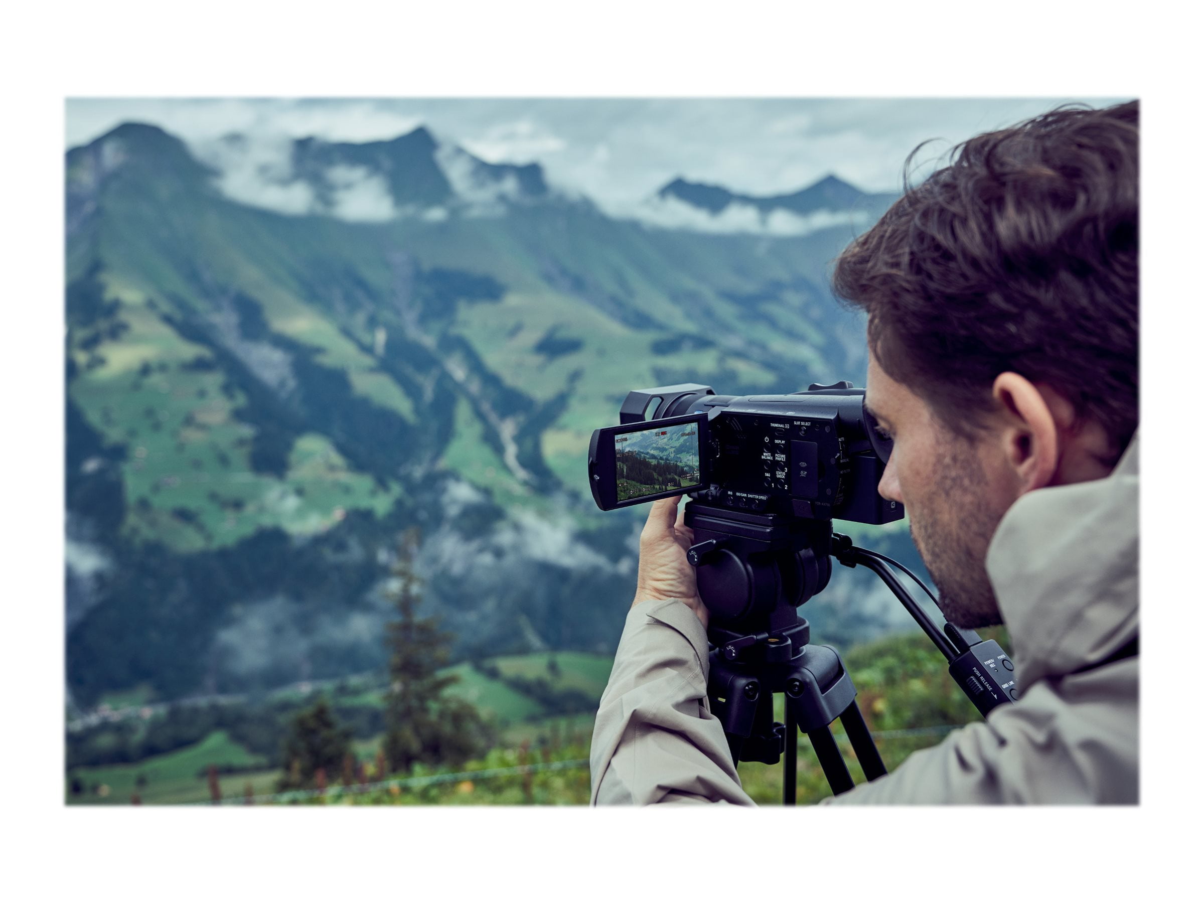 Sony FDR-AX700/B 4K HDR Videography Camcorder for Content Sony FDR-AX700/B 4K HDR Videography Camcorder for Content