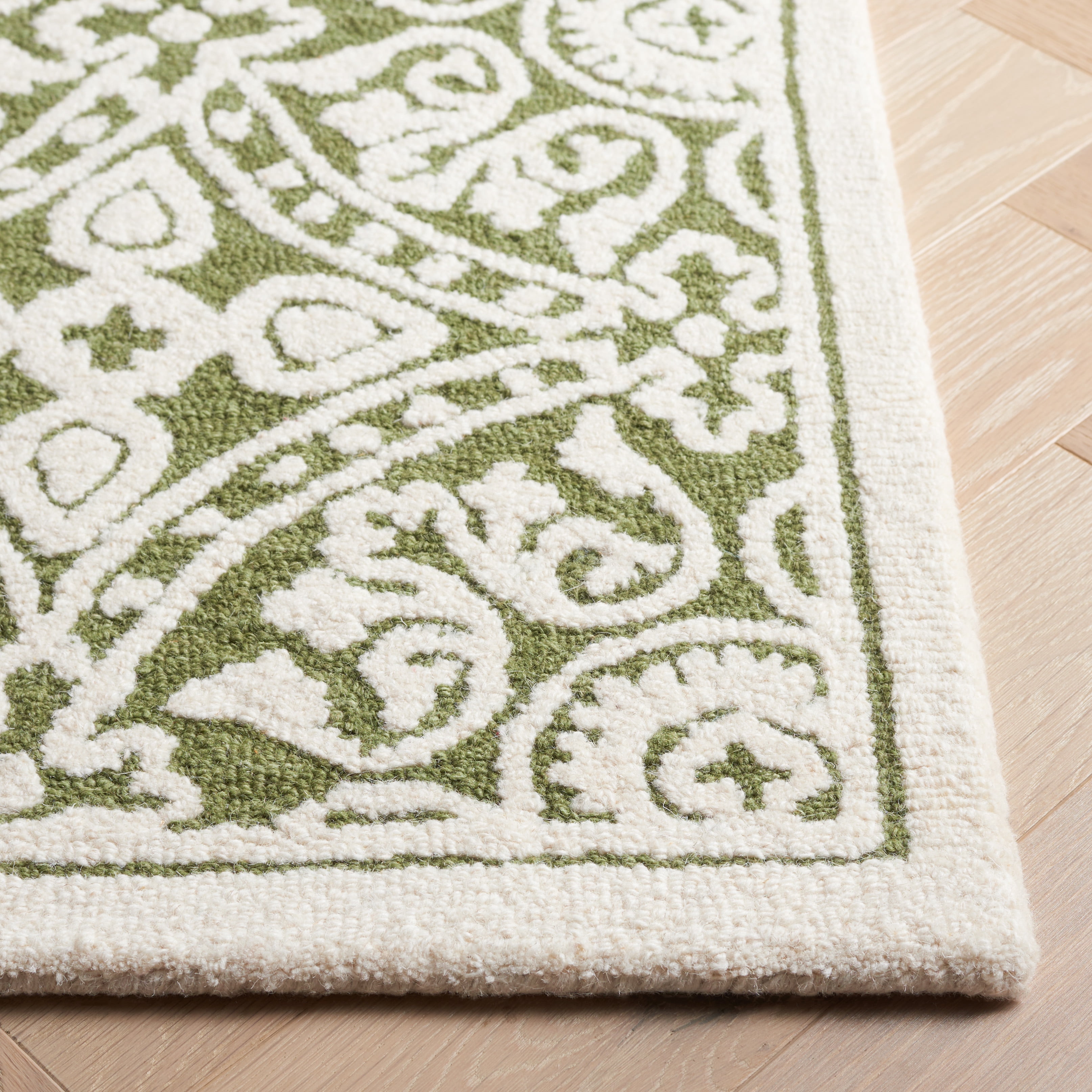 SAFAVIEH Metro Sunny Medallion Runner Rug, Green/Ivory, 2'3" x 9'