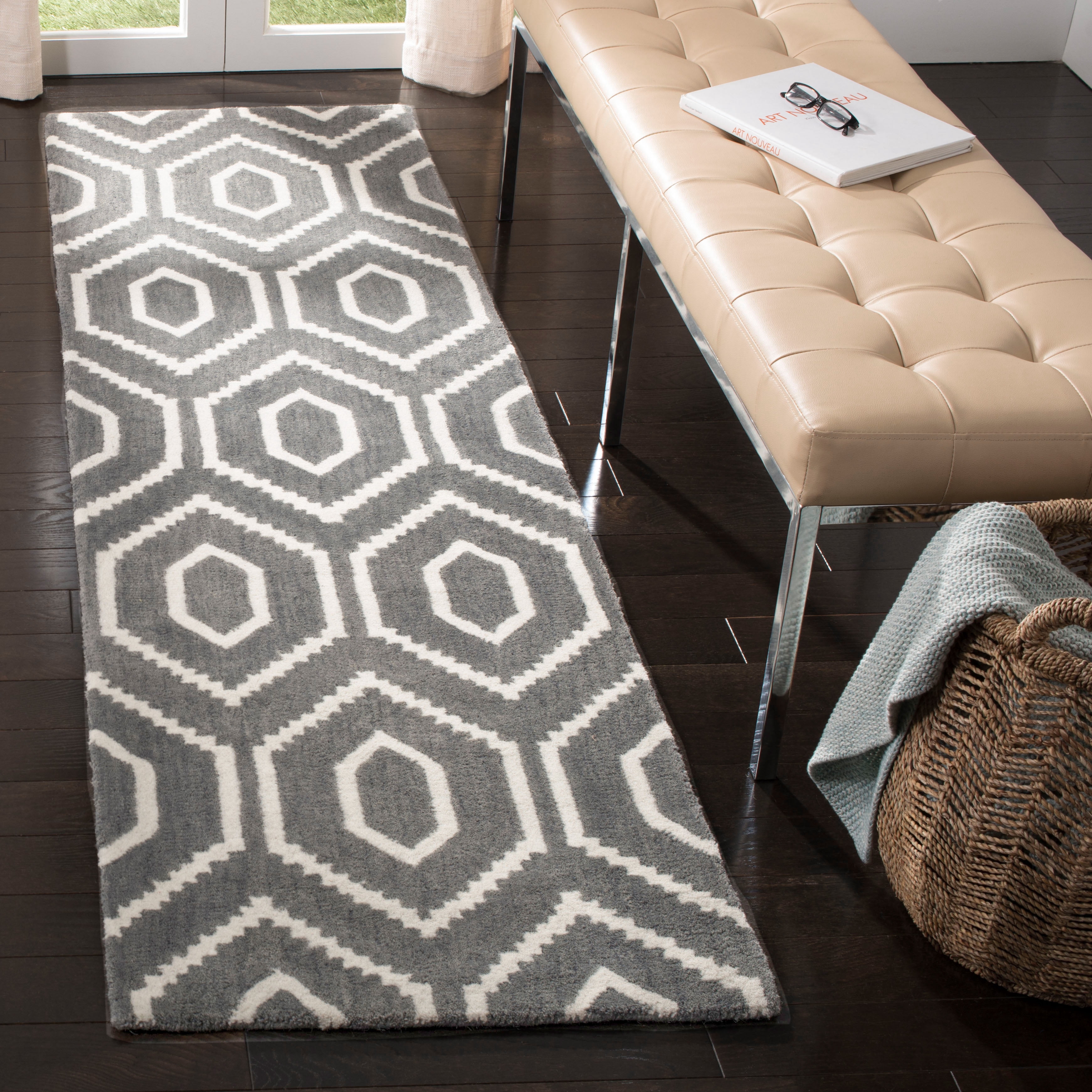 SAFAVIEH Himalaya Diarmait Geometric Wool Runner Rug, Dark Grey/Ivory, 2'3" x 6'