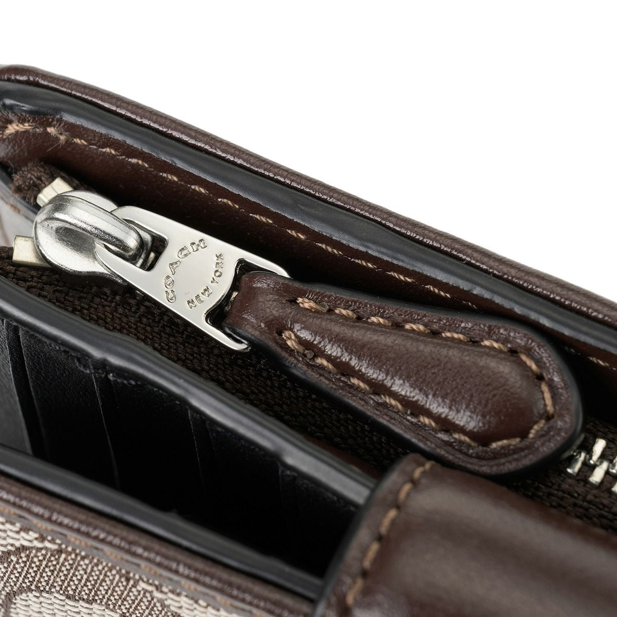 Coach Women's Medium Corner Zip Wallet in Signature Jacquard (Oak / Maple)
