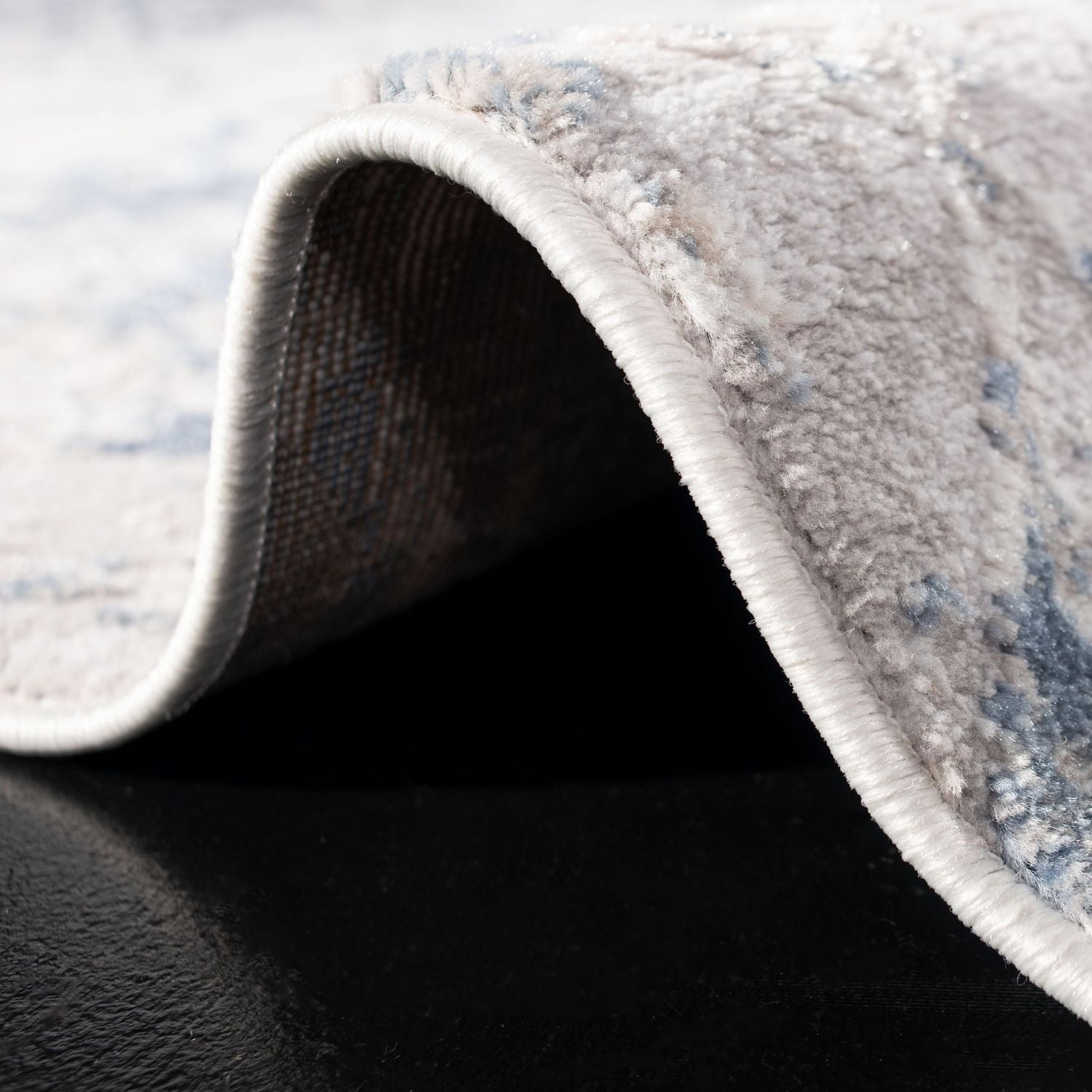 SAFAVIEH Amelia Rosyln Tapis Abstrait