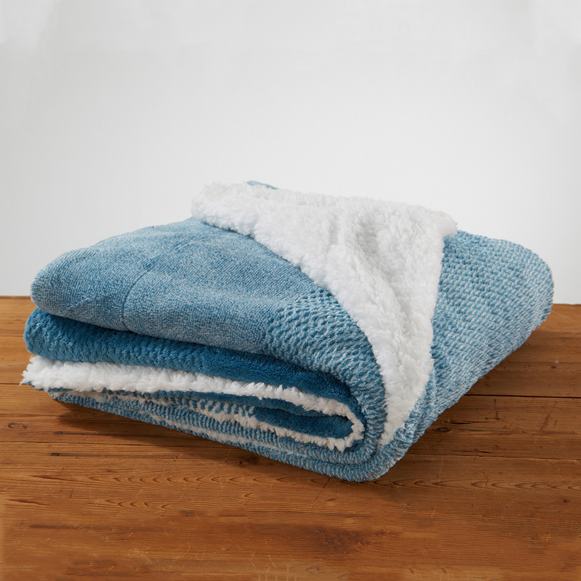 Great Bay Home Colorblock Sherpa Plush Warmest Bed Blanket (King, Blue