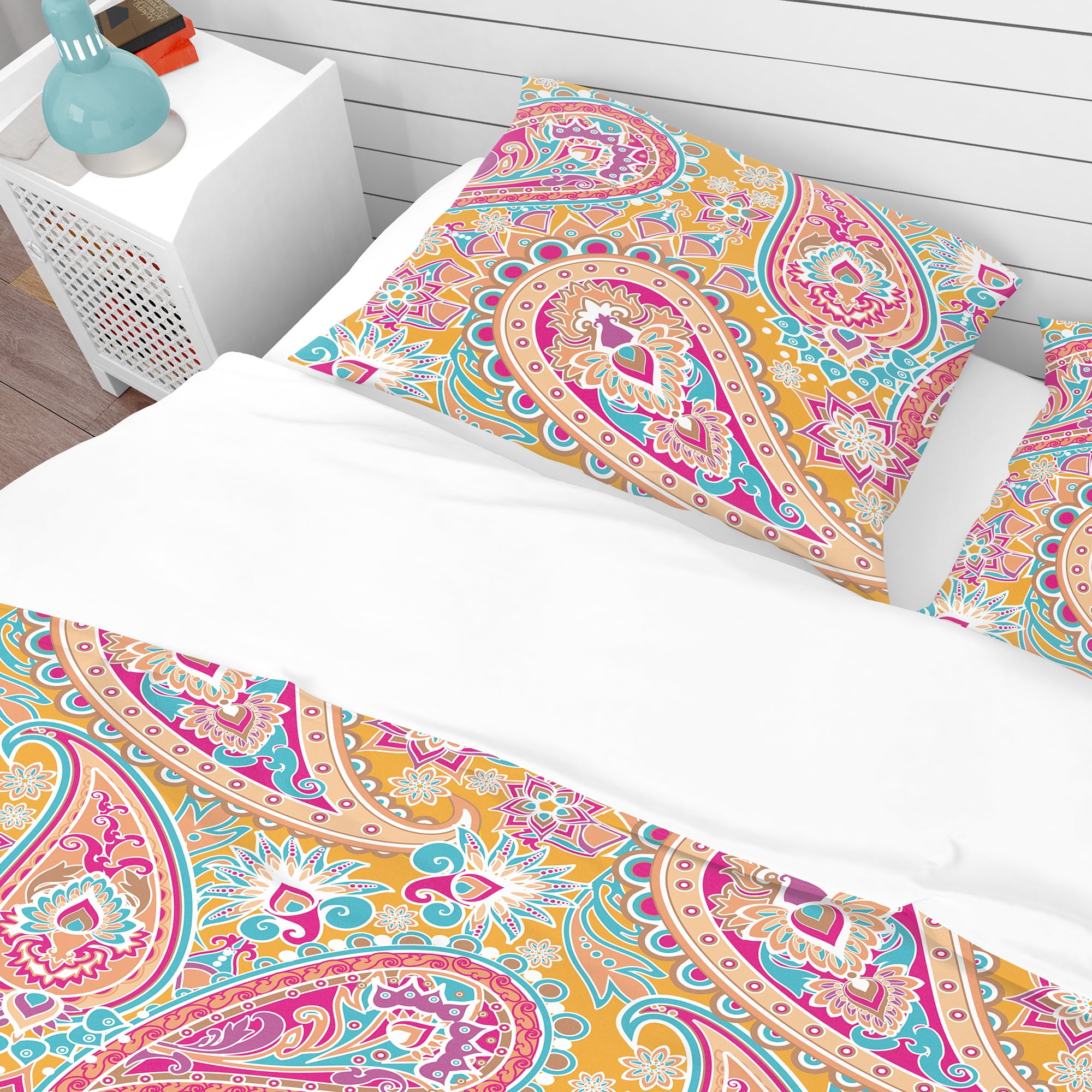 Designart 'Pattern Based on Paisley' Vintage Duvet Cover Set