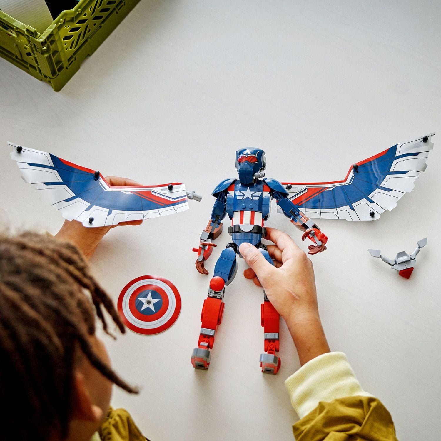 LEGO Super Heroes Marvel La figurine à construire du nouveau Capitaine America 76296 Ensemble de construction (359 pièces)