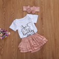 thumbnail image 1 of 3Pcs Tenue de Bébé à la Mode Filles, Été Doux Style Manches Courtes Col Rond Lettre Romper + Couleur Unie Froncé Pantalon + Ensemble de Coiffure, 1 of 4