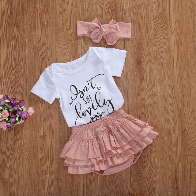 3Pcs Tenue de Bébé à la Mode Filles, Été Doux Style Manches Courtes Col Rond Lettre Romper + Couleur Unie Froncé Pantalon + Ensemble de Coiffure