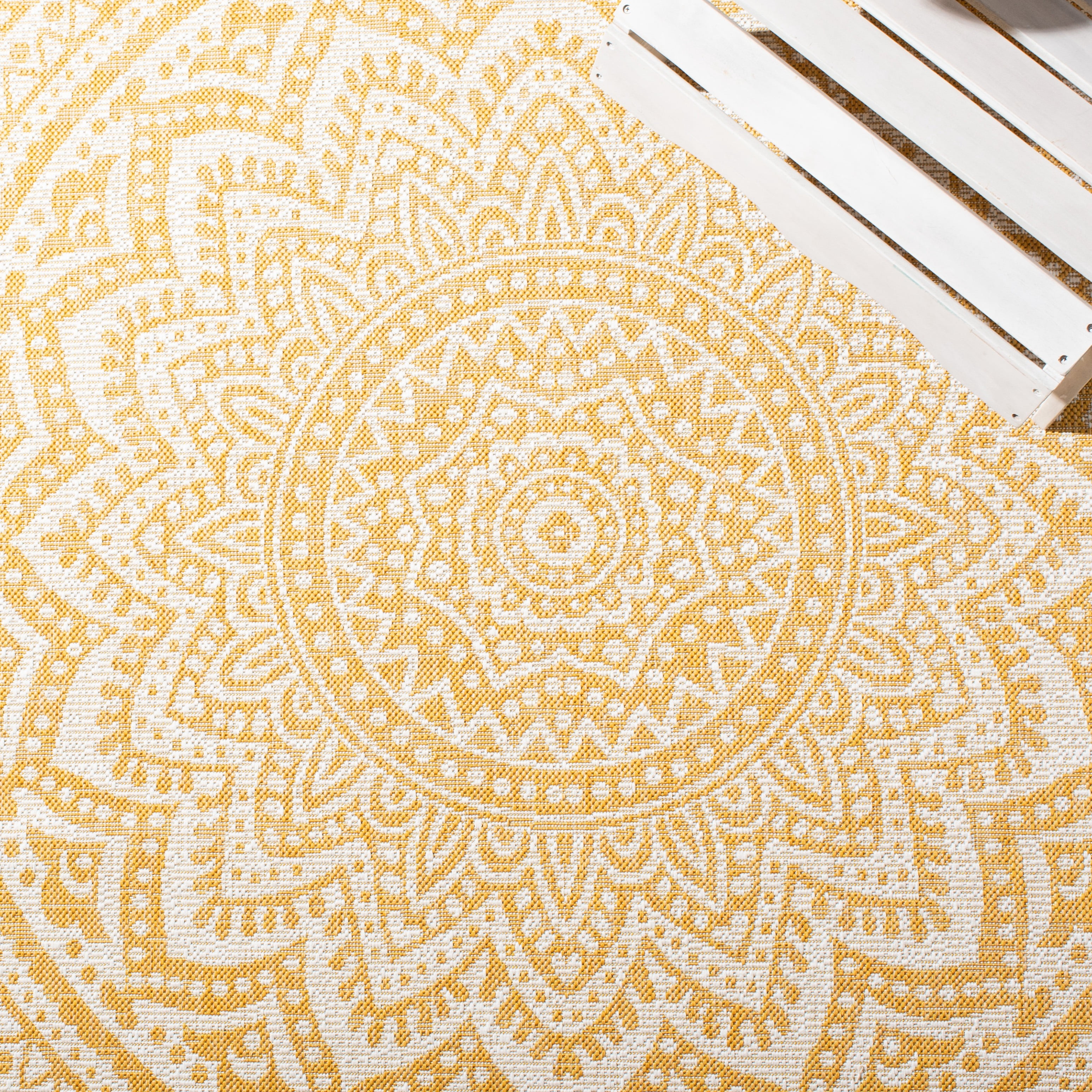 SAFAVIEH Courtyard Josiah Floral Medallion Indoor/Outdoor Area Rug, Ivory/Gold, 6'7" x 9'6"