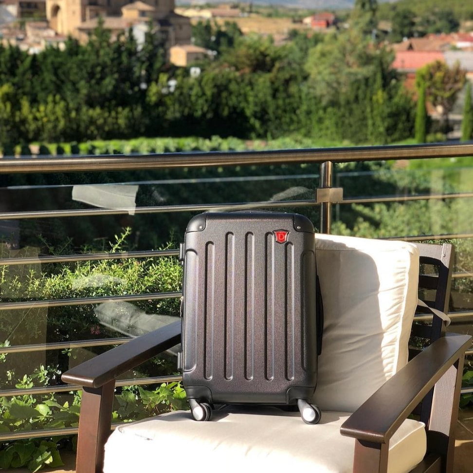 DUKAP Intely 20" Hardside Lightweight Carry-on Luggage with Spinner Wheels and USB Port, Gray