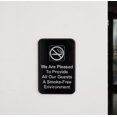 thumbnail image 2 of Soro Essentials - Juego de 2 letreros de plástico "Nos complace ofrecer a todos nuestros huéspedes un ambiente libre de humo", 6" x 9", color blanco sobre negro. Letrero informativo con respaldo, 2 of 5