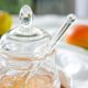 thumbnail image 5 of Tarro de miel con forma de colmena, 245ml, con cuchara, condimento, botella de jugo, 5 of 7