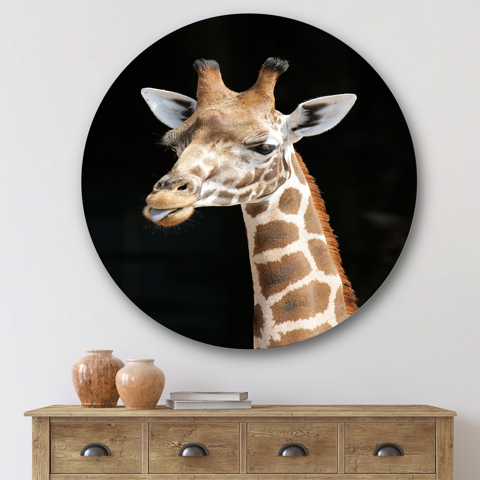 Designart 'Close Up Portrait Of A Giraffe On Black III' Farmhouse Circle Metal Wall Art 36x36 - Disc of 36