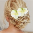 thumbnail image 2 of Ganchos para el cabello de perlas falsas de 2 piezas con clip de pico de pato para mujeres, flores Phalaenopsis en blanco y verde, 2 of 5