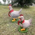 thumbnail image 4 of Chick Pink Pollo brillante con bufanda, adornos navideños, decoración de estatuas de animales de resina, 4 of 5