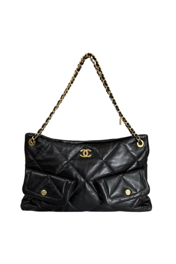 Pre-Owned Chanel 2025/26 Autumn/Winter Collection Shopping Bag, Matelass Shoulder...