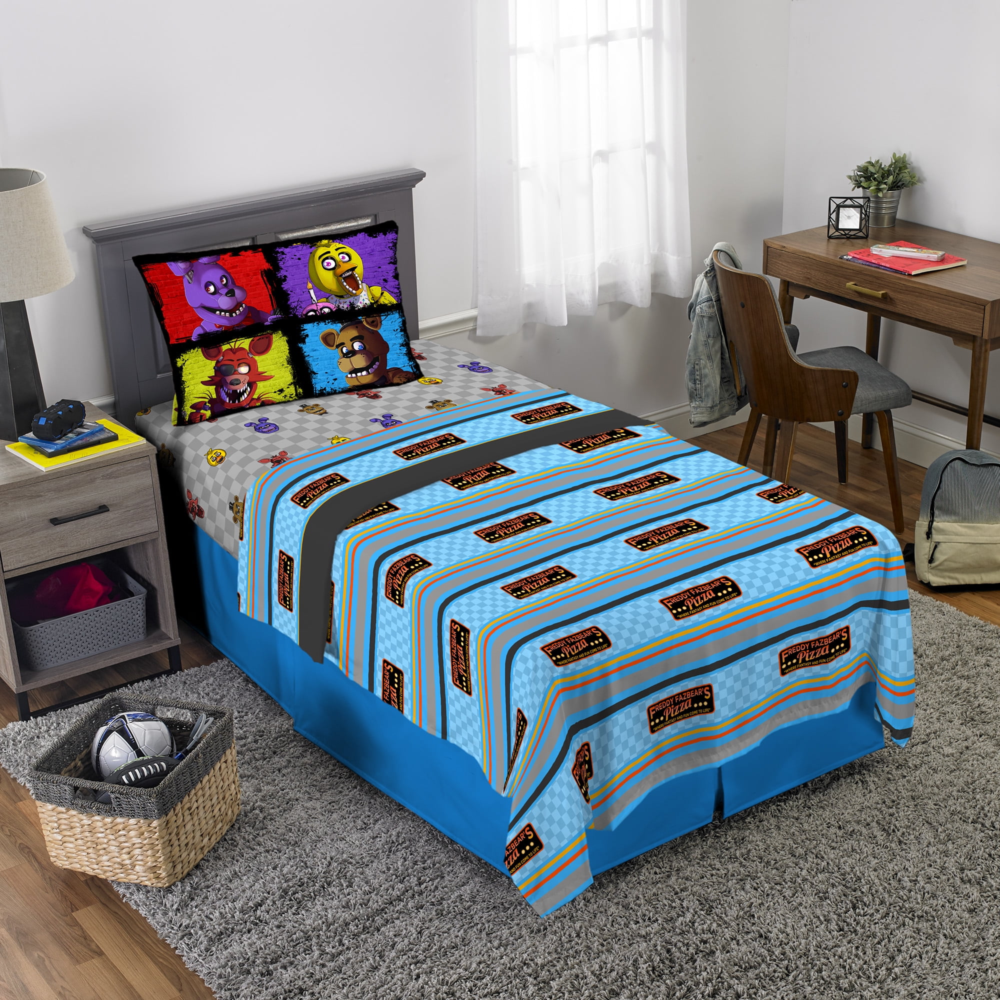 Five Nights at Freddy's Bedding Set Twin Bed in a Bag with Bonus Tote, 5  Piece 