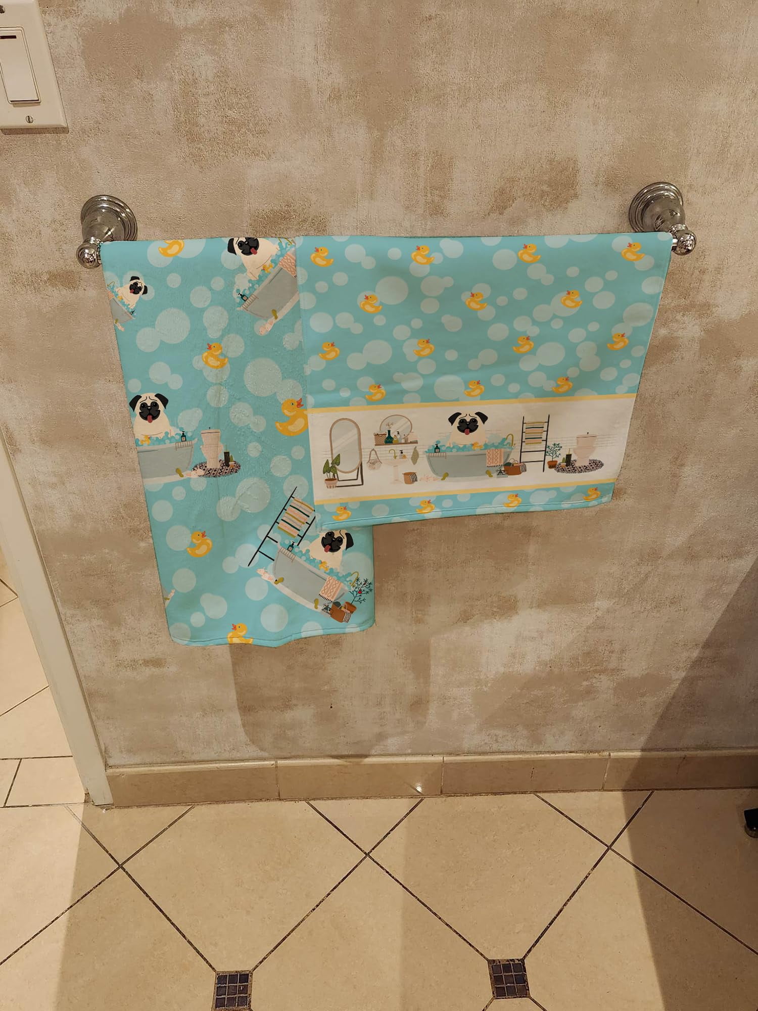 German Shepherd in Bathtub Bath Towel Large 24 in x 42 in