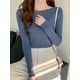 thumbnail image 3 of Suéteres de punto ajustados con cuello oblicuo para mujer, Jersey sólido básico elegante, Tops casuales, Otoño e Invierno, 3 of 5