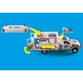 thumbnail image 4 of Ambulance avec secouristes et blessé, 4 of 5