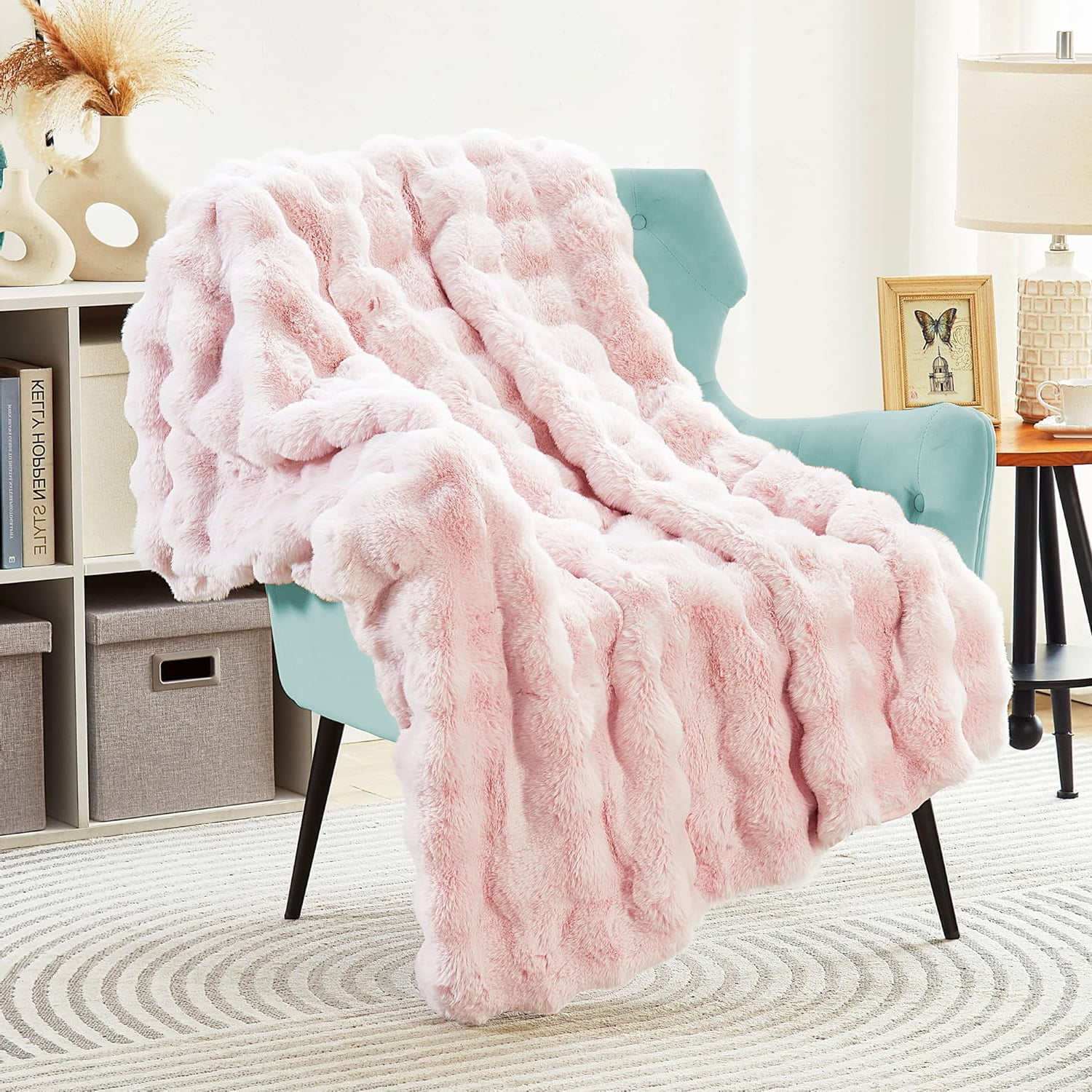 GHOUSE Plush Throw Blanket Faux Fur Blankets 860GSM 50x60 Inches Pink Blanket for Couch Chair Sofa