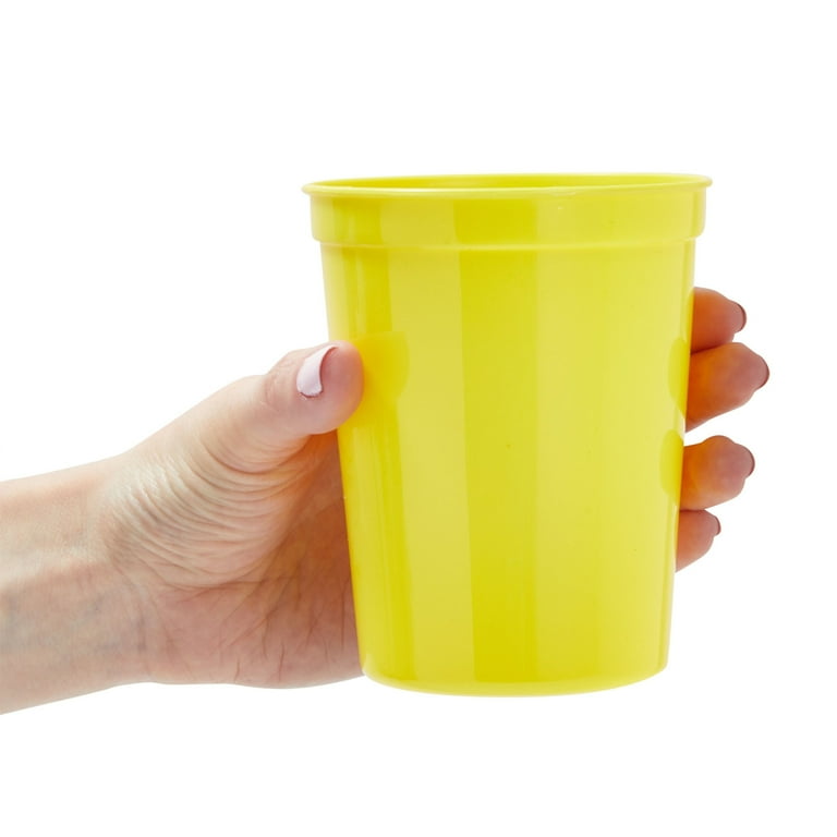 BLUE PANDA Yellow Cups - Stadium Style, 16 Oz, Pack of 25 - Reusable  Plastic Party Cups