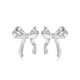 thumbnail image 2 of Pendientes de lazo chapados en cobre y oro real para mujer, estilo moderno, pendientes de lazo con personalidad para mujer, adecuados para una variedad de ocasiones., 2 of 3