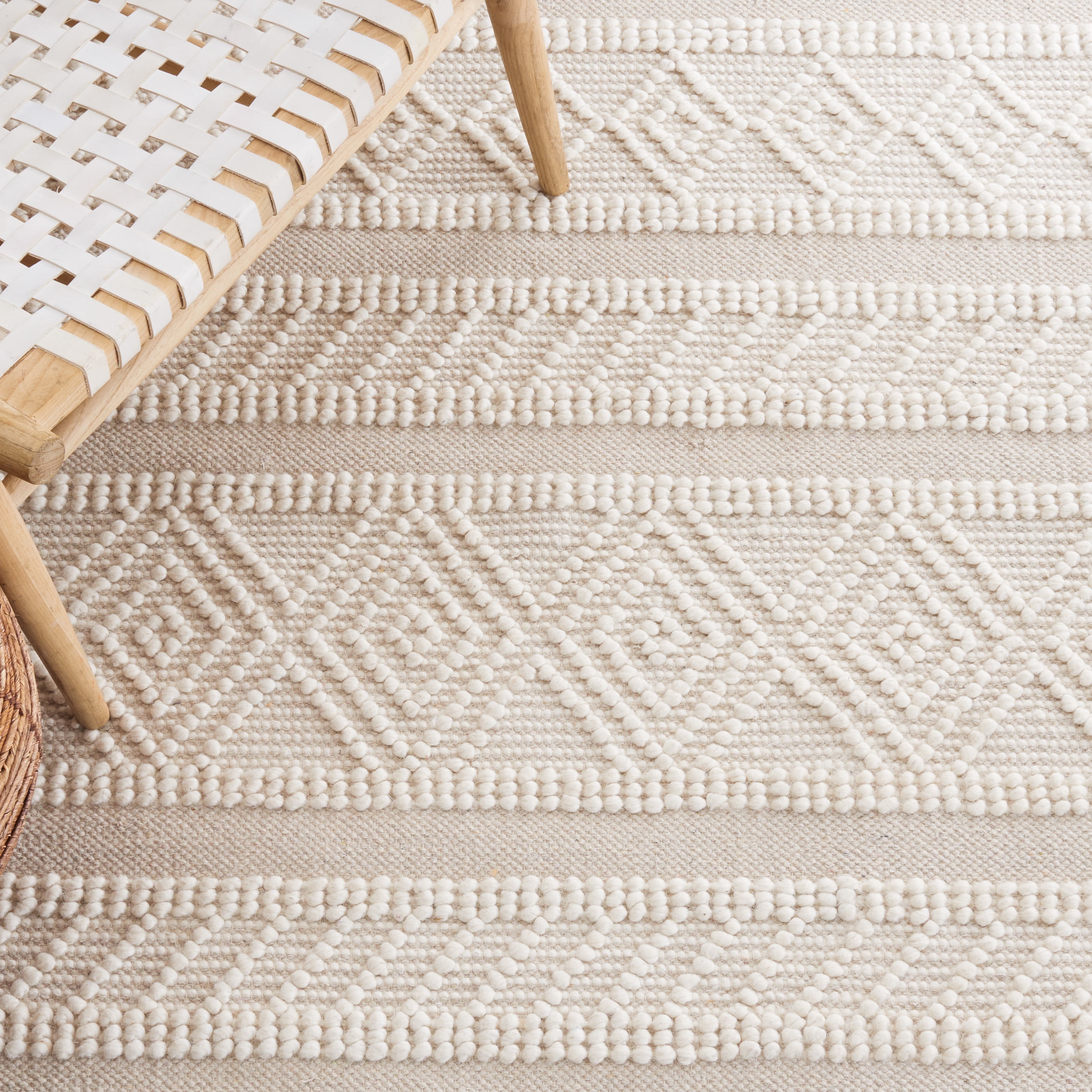 SAFAVIEH Natura Alaois Southwestern Runner Rug, Ivory/Beige, 2'3" x 9'