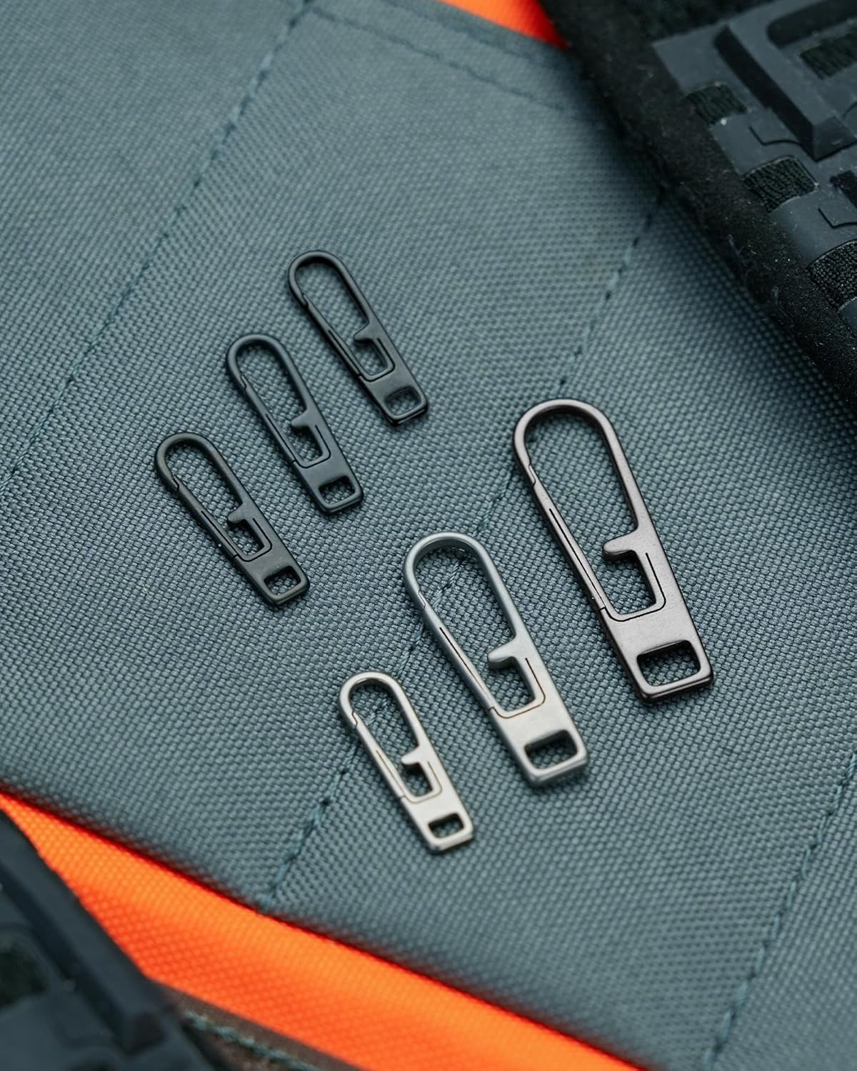 VIPERADE VAT1 Heavy Duty Titanium Zipper Pulls Replacement, Universal Zipper Pull Tab Repair Kit for Jackets, Coats, Suitcases, Luggage, Backpacks, Handbags and EDC Pouches (6 Black, 2S+2M+2L)