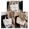 thumbnail image 4 of Bolsa Tote Pana Blanca 14" Mujer Con 10 Compartimentos Impermeable Blanco, 4 of 5