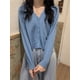 thumbnail image 3 of Suéter de punto con botones para mujer, chaqueta con cuello en V, manga larga, Tops cortos informales, gris y blanco, otoño e invierno, 2024, 3 of 5