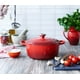 thumbnail image 2 of Horno holandés Le Creuset de hierro fundido esmaltado Signature, 4,2 L, color cereza, 2 of 5