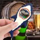 thumbnail image 2 of Abridor de botellas manual con forma de tiburón, abridor de botellas de cerveza con forma de animal, abridor de botellas con imán multifuncional, removedor de tapas de botellas, 2 of 5