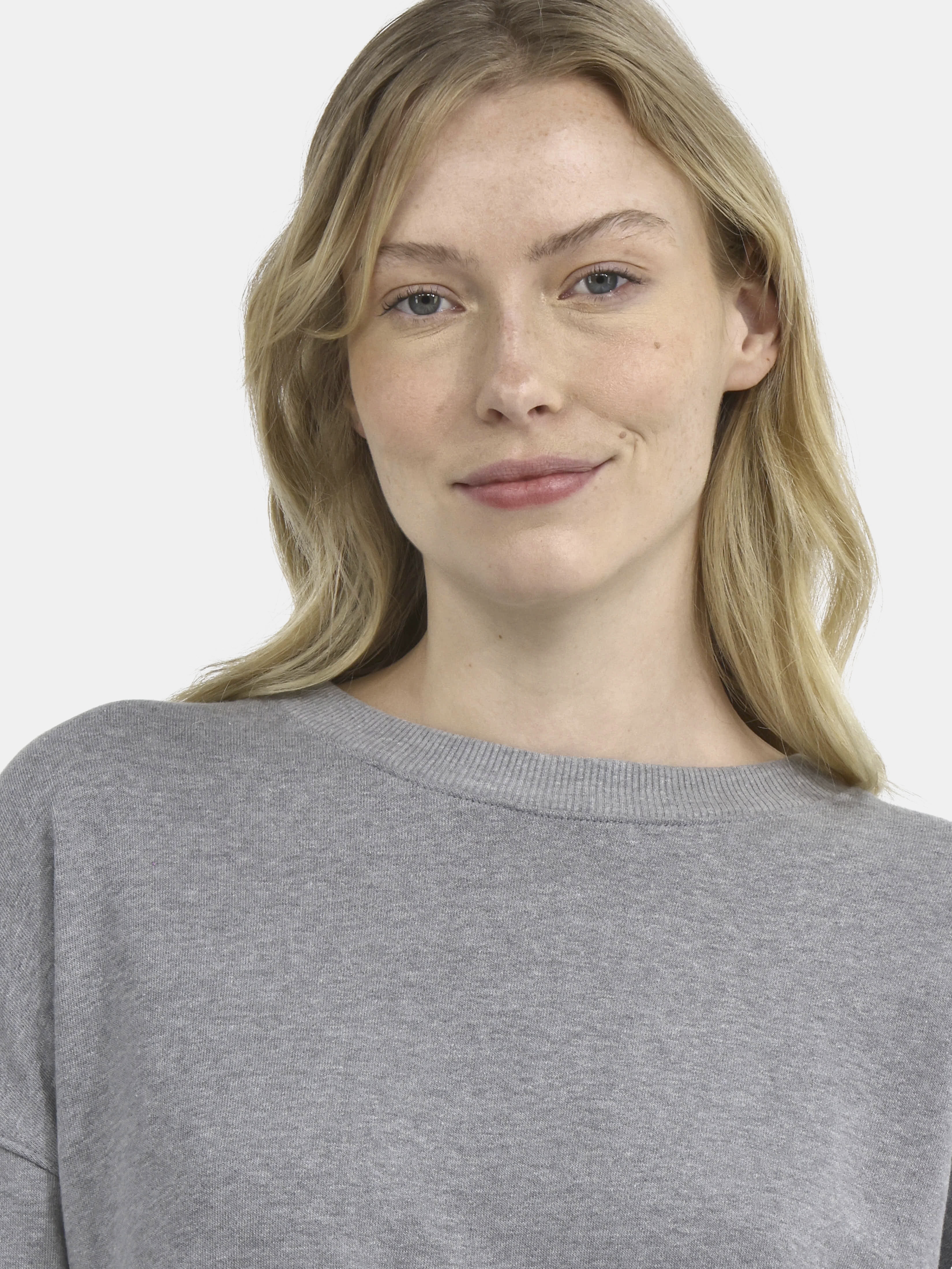 Time and Tru Women's and Women's Plus Crewneck Sweatshirt with Long Sleeves, XS-4X