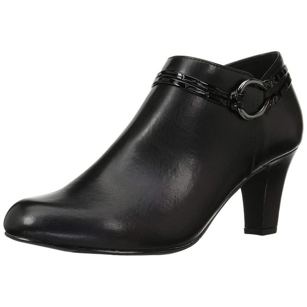 faux leather closed toe pull on boots