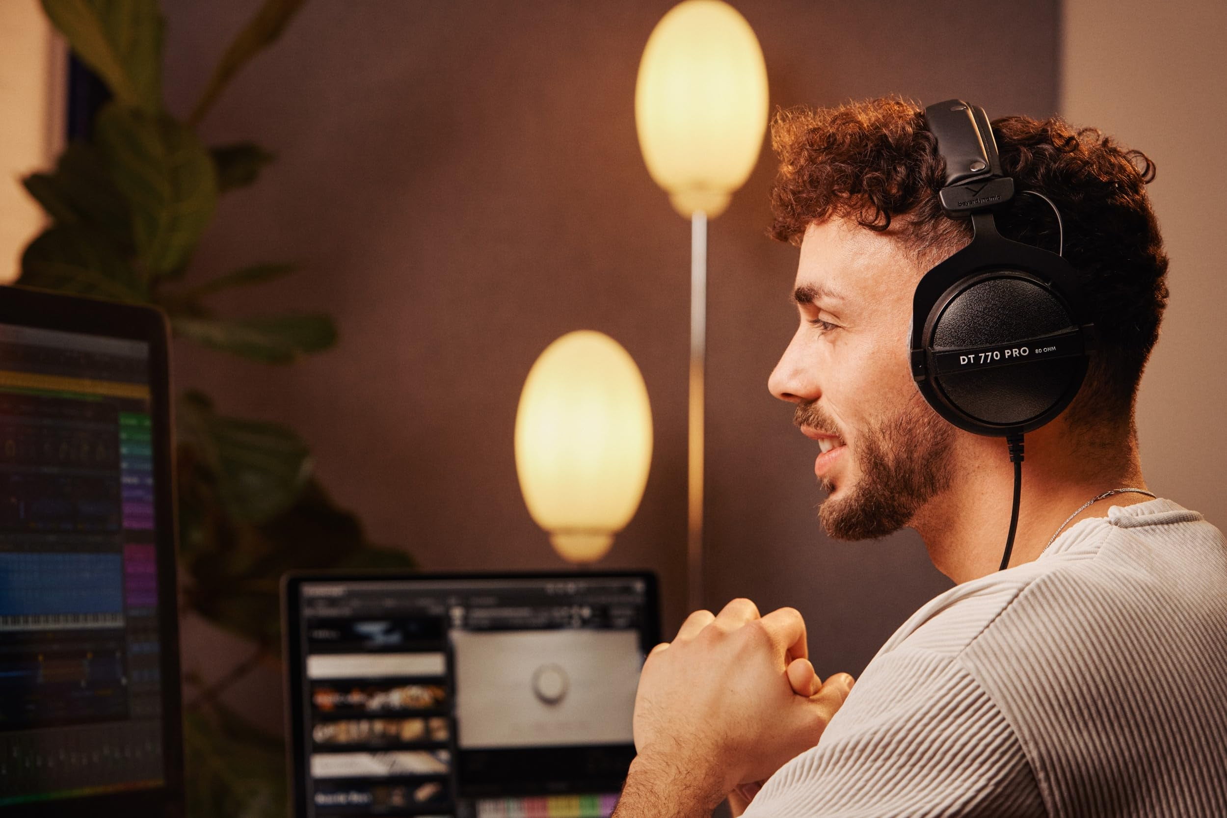 beyerdynamic DT 770 PRO 80 Ohm over-ear studio headphones in Gray. Enclosed design, wired for professional recording and monitoring