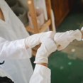 thumbnail image 4 of Guantes de látex para exámenes Shamrock 10111, pequeños, 5 ml, sin polvo, 4 of 7
