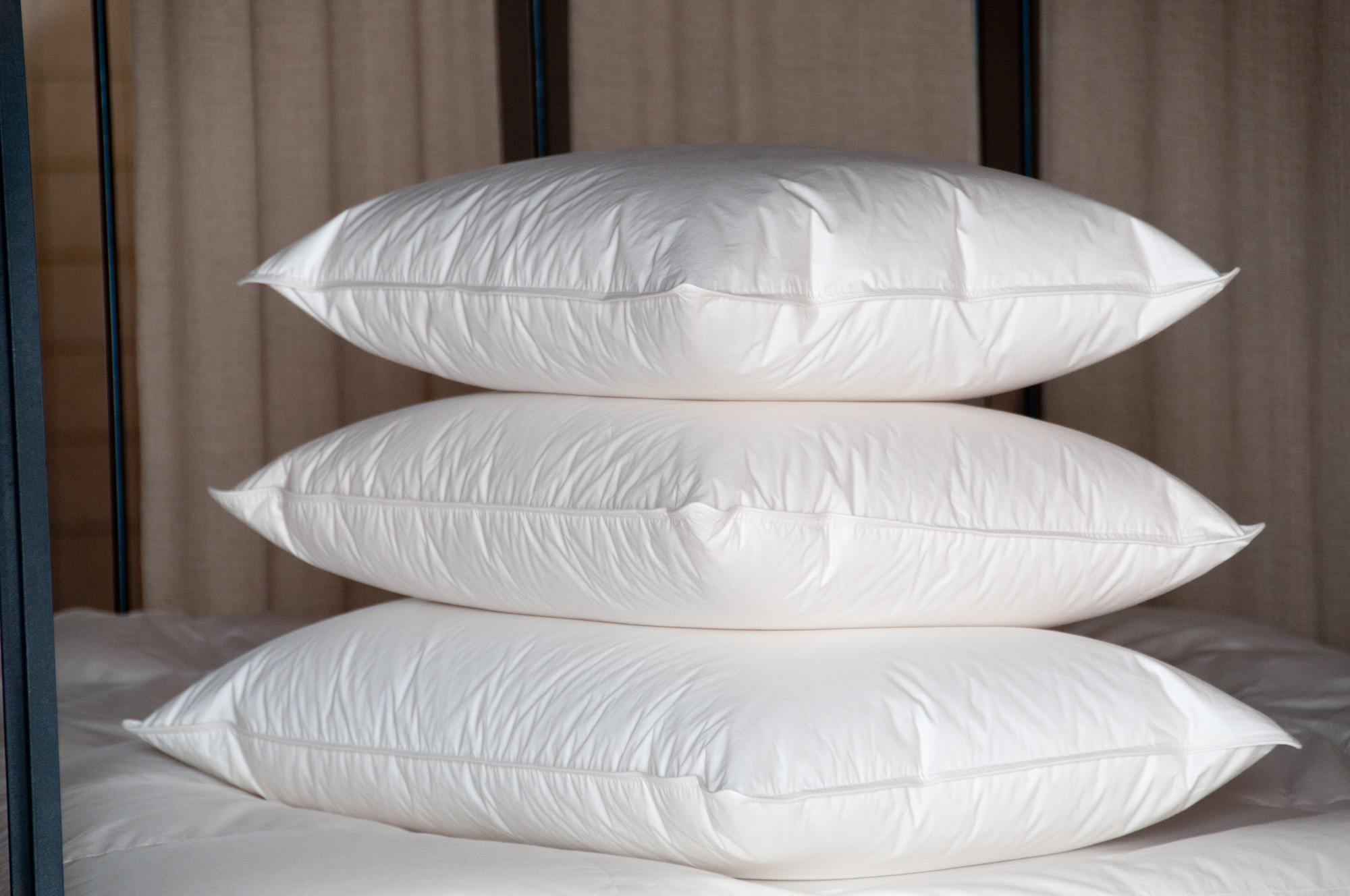 Ogallala Comfort Company Single Shell 75 25 Soft Pillow Queen