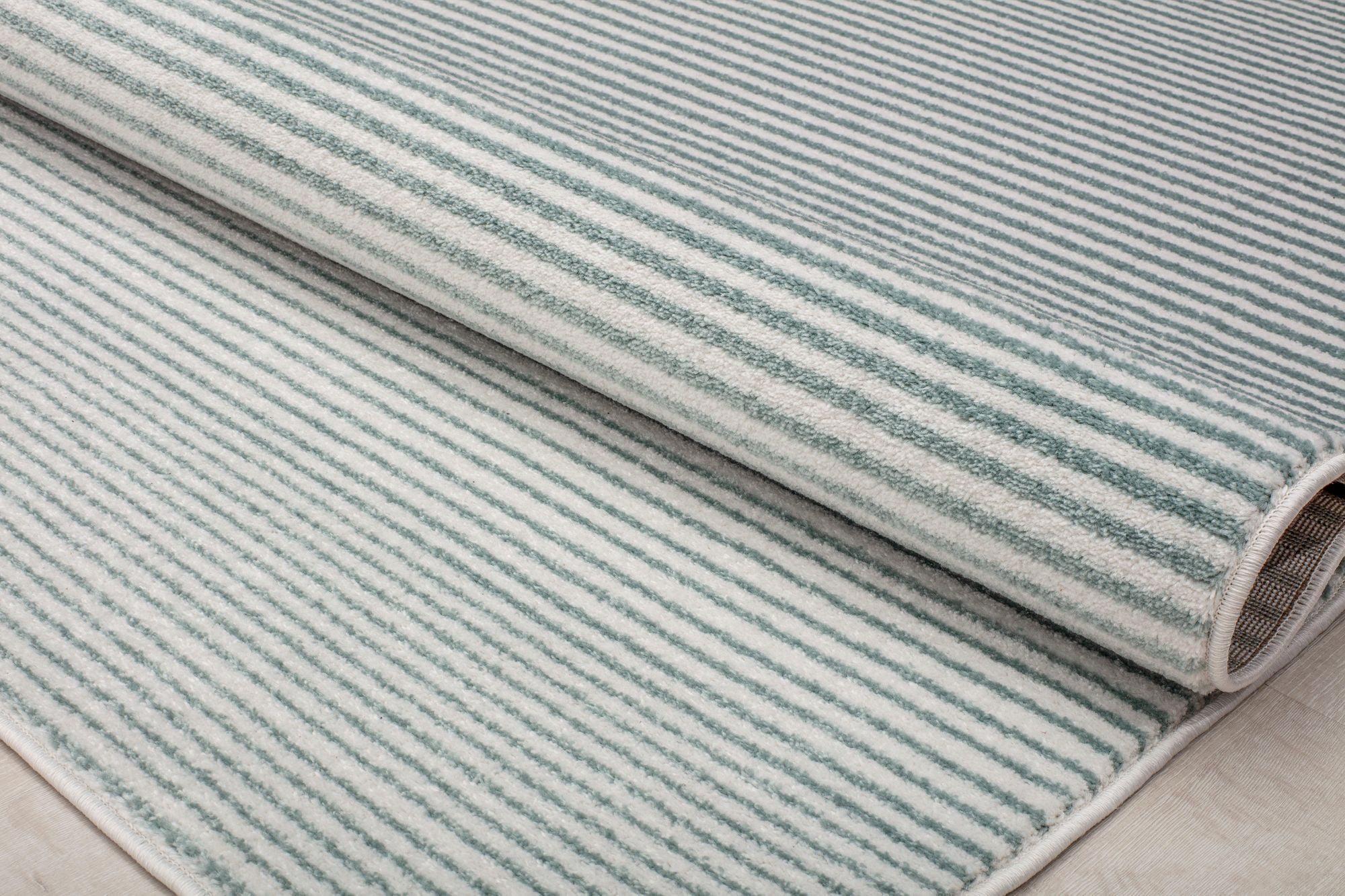 Isaac Mizrahi Jaxon CM20A Peppermint Pinstripes Geometric Contemporary light blue Area Rug, 2'6" x 8'
