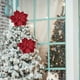 thumbnail image 4 of Magnolia artificial con purpurina navideña | Flor de tela 3D artesanal con bordes brillantes | Decoración navideña duradera para árboles de Navidad, coronas, ventanas y chimeneas, 4 of 6