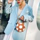 thumbnail image 5 of Bolsa de hombro redondo de mensajero con cadena para mujer (fútbol marrón claro) Ehuebsd Para Estrenar, 5 of 7