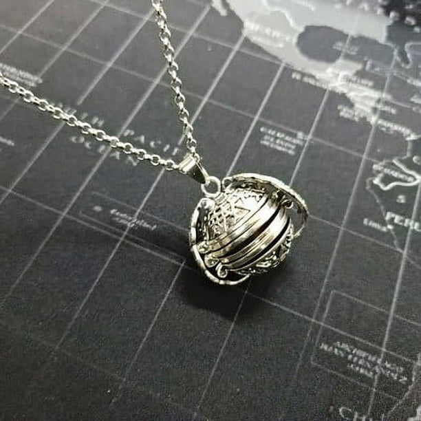 La caja de fase multicapa se puede abrir con colgante de joyería, collar creativo con alas huecas, collar plegable