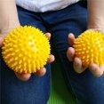 thumbnail image 3 of Pelota de PVC para pinchazos, masajes, puntos de acupuntura, agarre, fascia de uñas puntiagudas, pelota de yoga, pelota de fitness, pelota de erizo, 7,5 cm y 9,5 cm, 3 of 5