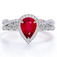 thumbnail image 1 of JeenMata Anillo de Compromiso Vintage con Rubí y Moissanita con Piedra Natal de Julio en Talla Pera de 1,5 Quilates: Conjunto Nupcial con Halo Pavé en Oro Blanco de 18 K sobre Plata, 1 of 6